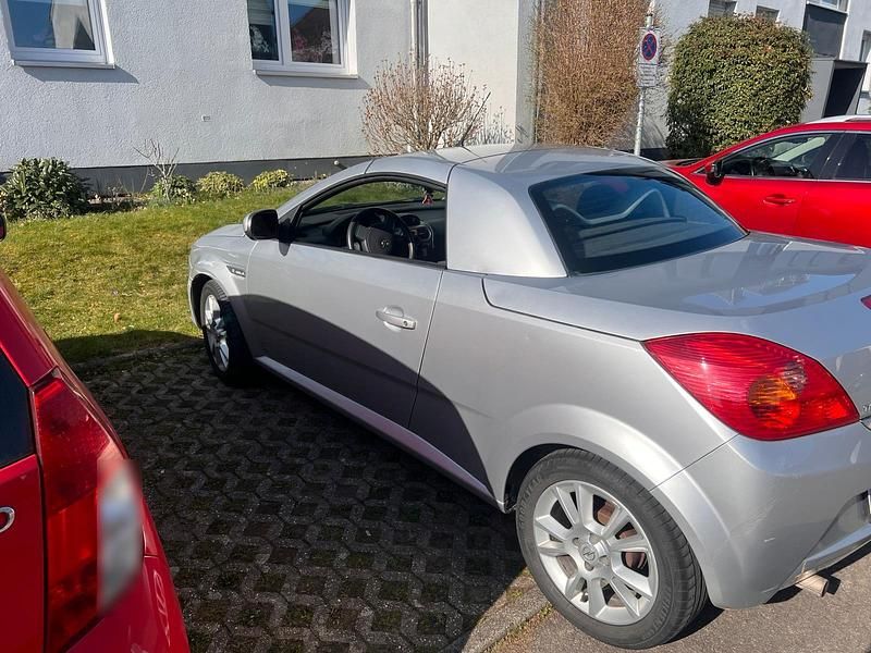 Gebraucht Opel Tigra 90 PS (66 kW) 2006 Silber Cabrio