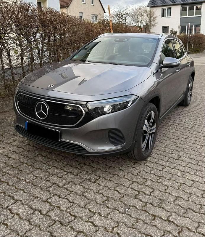Gebraucht Mercedes EQA250 139 kW (190 PS) 2022 Grau SUV