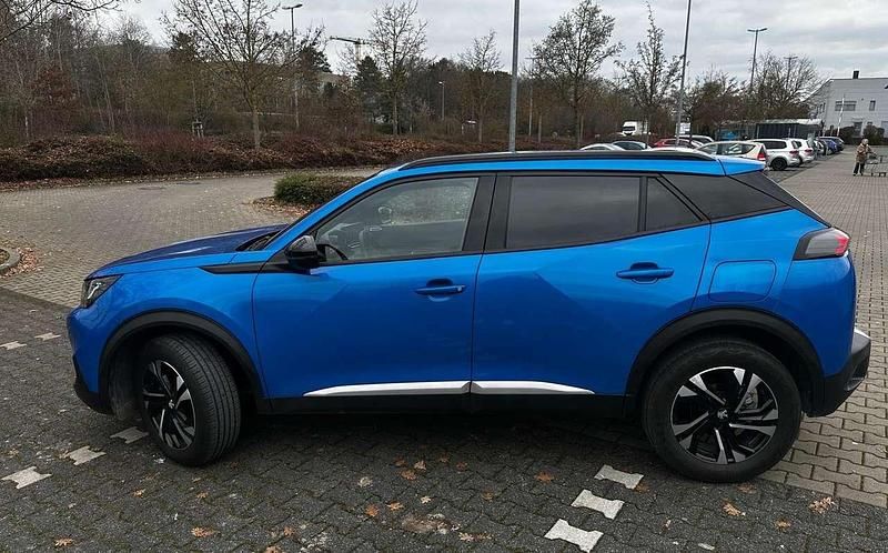 Gebraucht Peugeot 2008 Active 131 PS (96 kW) 2023 Blau SUV
