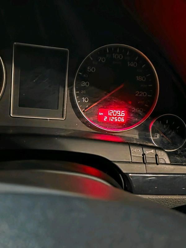 Gebraucht Audi A4 Comfort 170 PS (125 kW) 2002 Silber Kombi