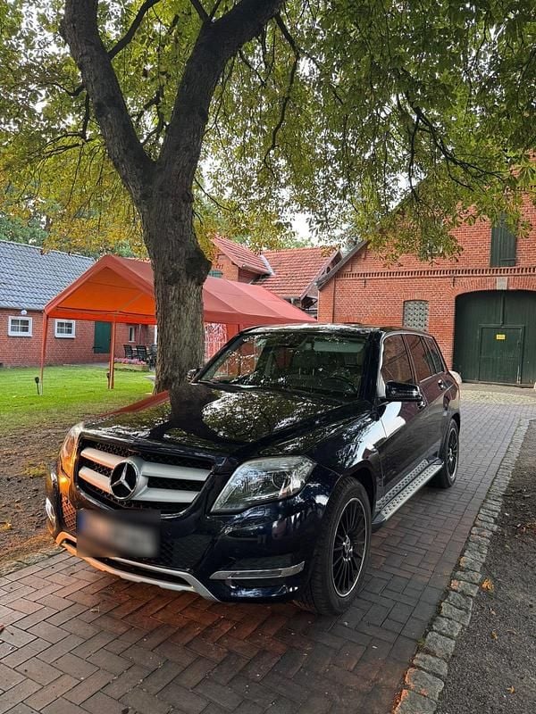 Blau Gebraucht 2015 Mercedes GLK250 SUV | 15.500 € (Fairer Preis) - Bild 1/4