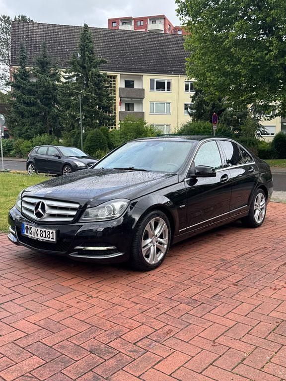 Schwarz Gebraucht 2011 Mercedes C350 Avantgarde Limousine | 13.999 € (Fairer Preis) - Bild 1/4