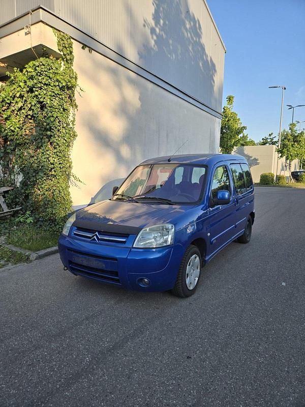 Blau Gebraucht 2006 Citroën Berlingo Van / Kleinbus | 2.199 € (Etwas zu teuer) - Bild 1/4