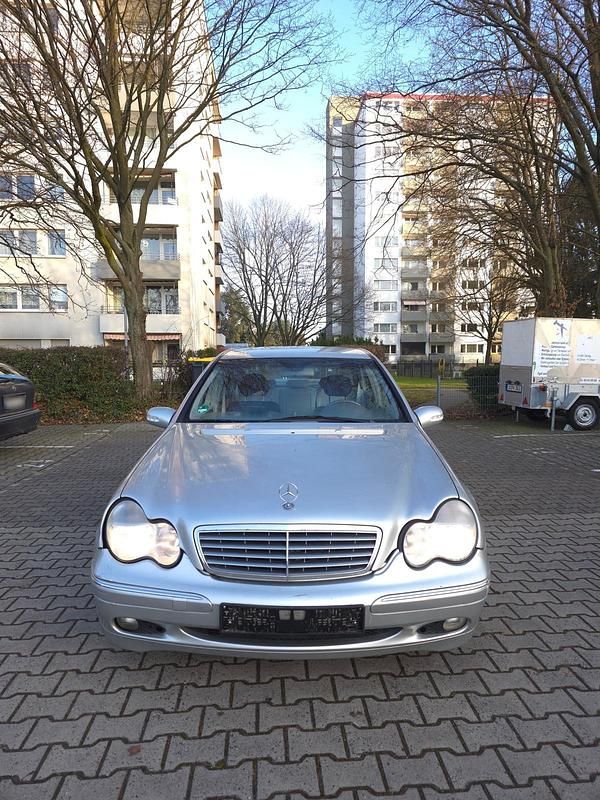 Gebraucht Mercedes C200 163 PS (119 kW) 2002 Silber Limousine