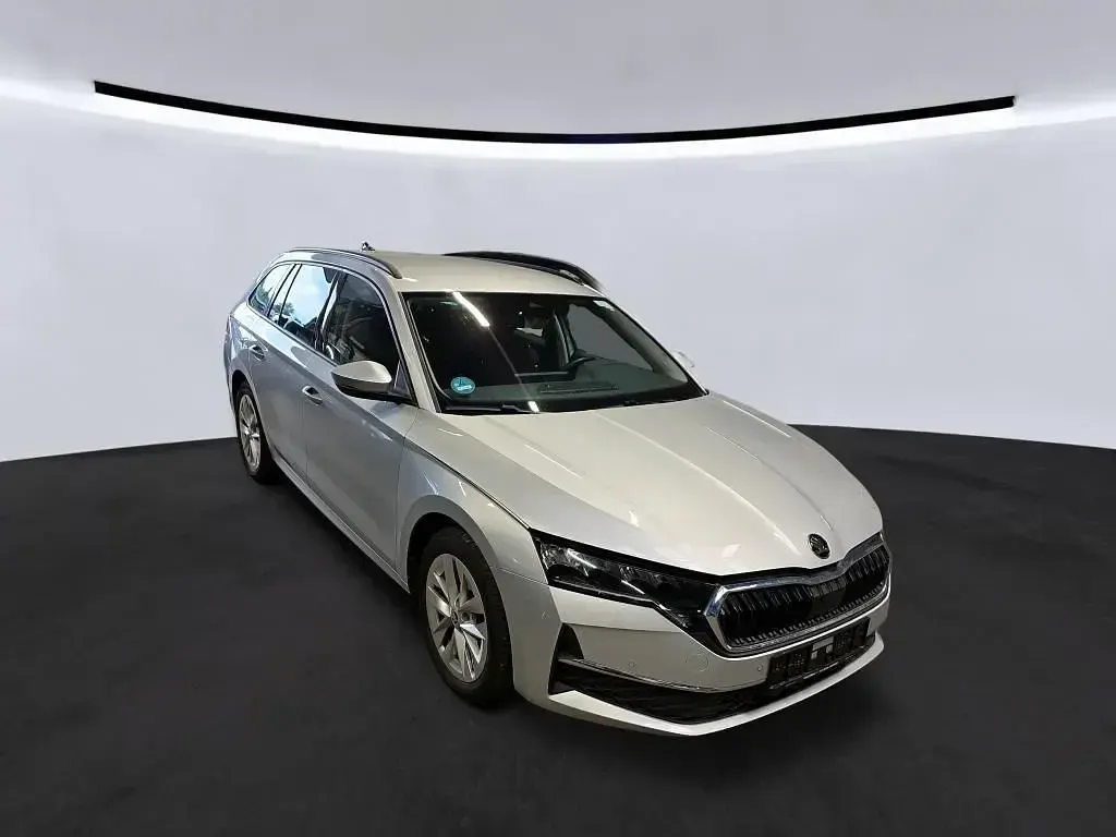 Gebraucht Skoda Octavia Selection 150 PS (110 kW) 2024 Brilliantsilber metallic Kombi