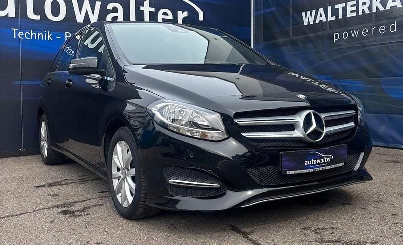 Gebraucht Mercedes 180 109 PS (80 kW) 2016 Schwarz Limousine