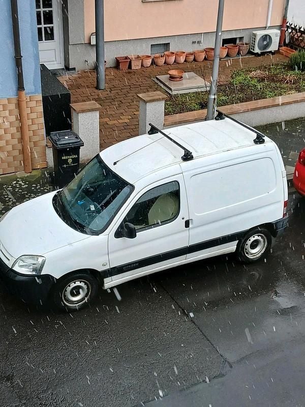 Weiß Gebraucht 2009 Citroën Berlingo Van / Kleinbus | 3.220 € (Guter Preis) - Bild 1/4