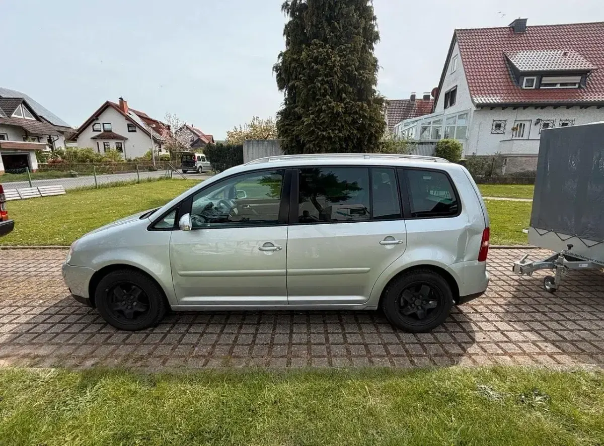 Gebraucht VW Touran 140 PS (102 kW) 2004 Grau Van / Kleinbus