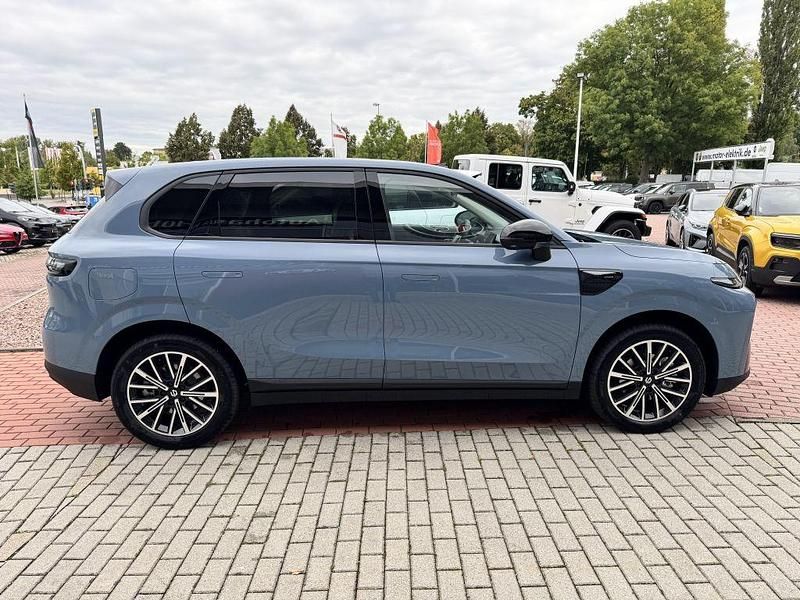 Neu Leapmotor B10 160 kW (218 PS) 2025 Blau SUV