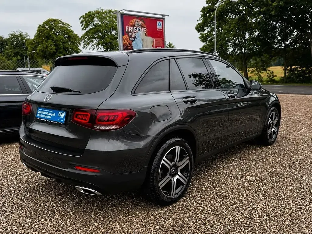 Gebraucht Mercedes GLC220 AMG 194 PS (142 kW) 2022 Grau SUV
