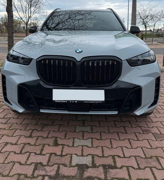 Grau Gebraucht 2024 BMW X5 Sport Line SUV | 81.180 € (Etwas zu teuer) - Bild 1/4