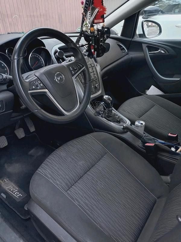 Gebraucht Opel Astra 100 PS (73 kW) 2013 Weiß Kombi