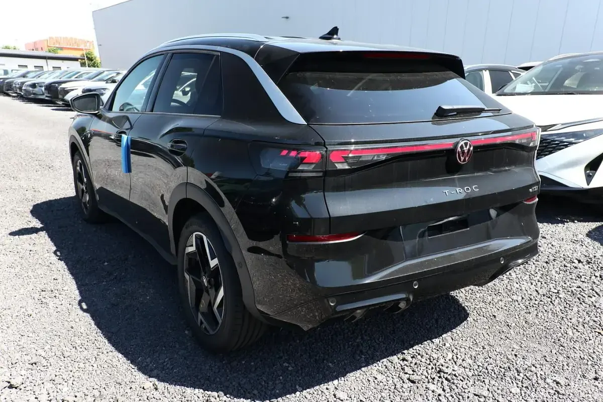 Neu VW T-Roc R-line 150 PS (110 kW) 2026 Wolf grey metallic SUV