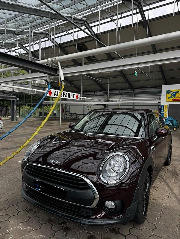 Rot Gebraucht 2016 Mini Cooper Clubman Kombi | 14.900 € (Fairer Preis) - Bild 1/4