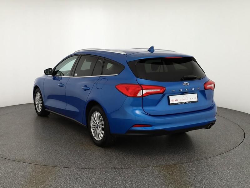 Gebraucht Ford Focus Titanium 125 PS (91 kW) 2019 Weiß Limousine