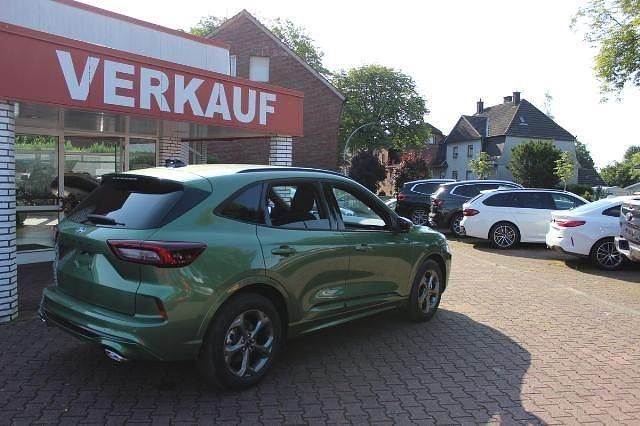 Neu Ford Kuga ST-Line 186 PS (136 kW) 2026 Grün SUV