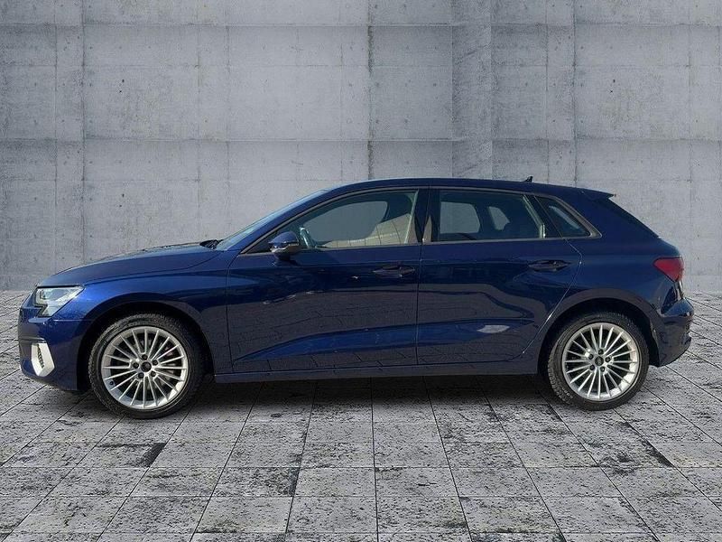 Gebraucht Audi A3 Ambiente 110 PS (80 kW) 2020 Navarrablau metallic Limousine