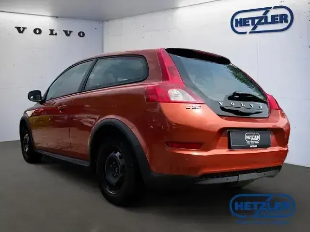 Gebraucht Volvo C30 Kinetic 146 PS (107 kW) 2010 Orange flame metallic / metall Kleinwagen