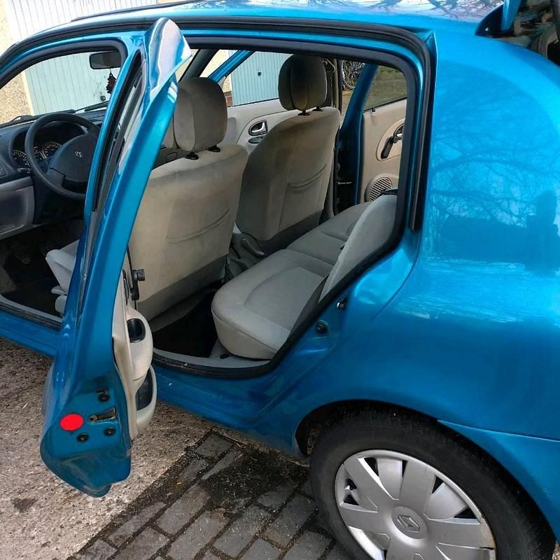 Gebraucht Renault Clio II 75 PS (55 kW) 2001 Blau Kleinwagen