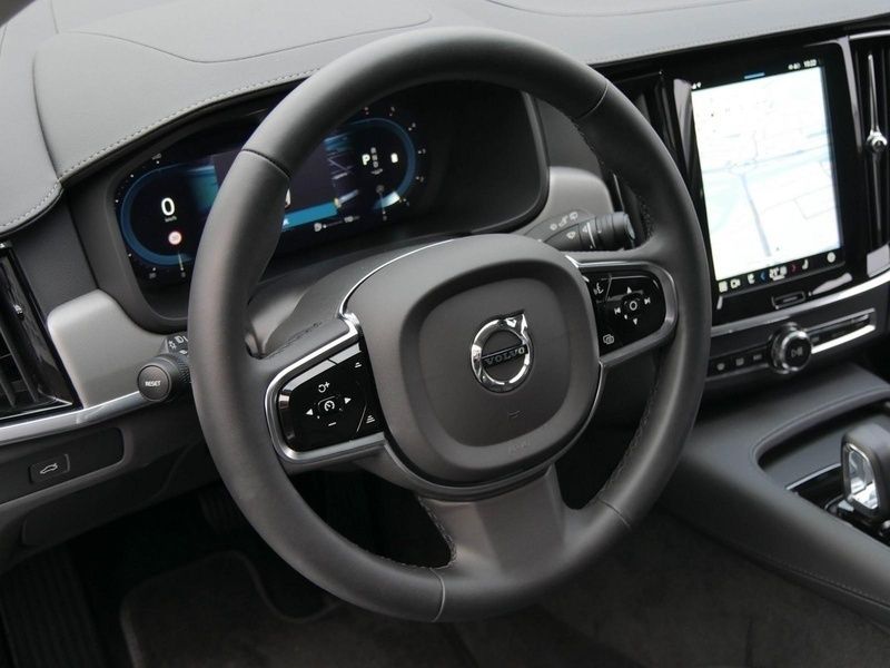 Gebraucht Volvo V90 Plus 197 PS (144 kW) 2023 Other Kombi