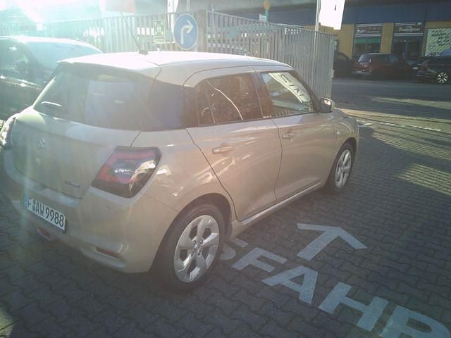 Gebraucht Suzuki Swift Comfort 82 PS (60 kW) 2023 Beige Kleinwagen