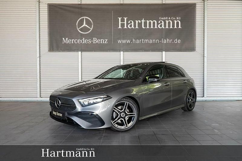 Mountaingrau Gebraucht 2024 Mercedes A200 AMG Kleinwagen | 35.850 € (Teuer) - Bild 1/4