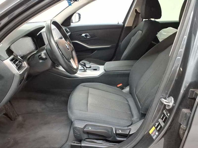 Gebraucht BMW 330e Advantage 184 PS (135 kW) 2021 Mineralgrau metallic Kombi