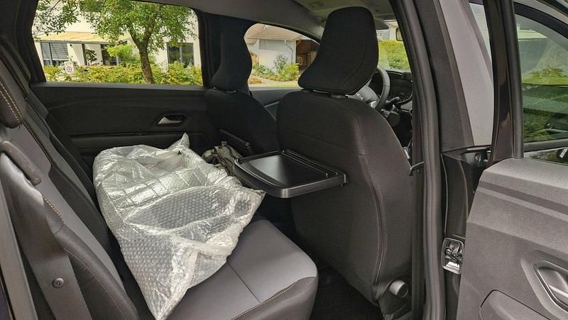 Gebraucht Dacia Jogger Extreme 102 PS (75 kW) 2024 Schwarz Van / Kleinbus