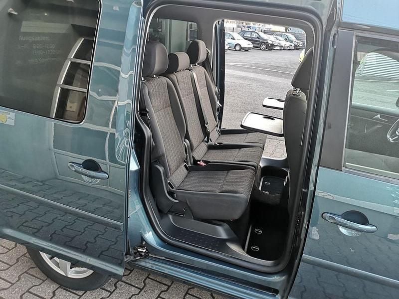 Usata VW Caddy 102 CV (75 kW) 2018 Verde Monovolume