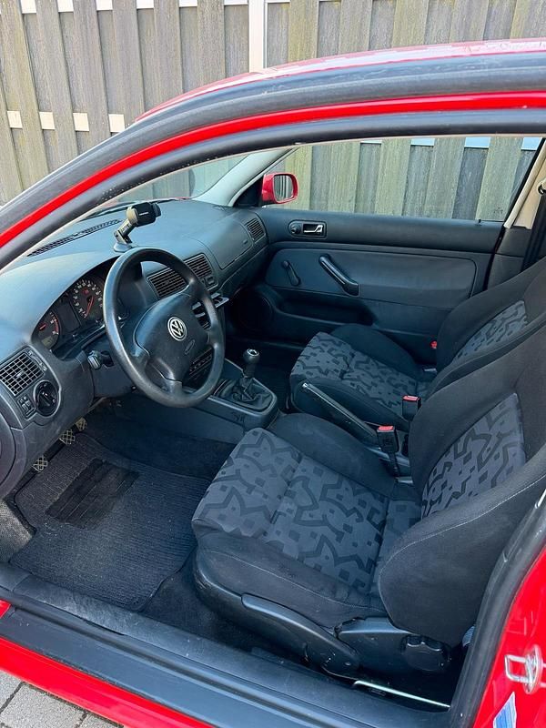 Gebraucht VW Golf IV 75 PS (55 kW) 1999 Rot Kleinwagen
