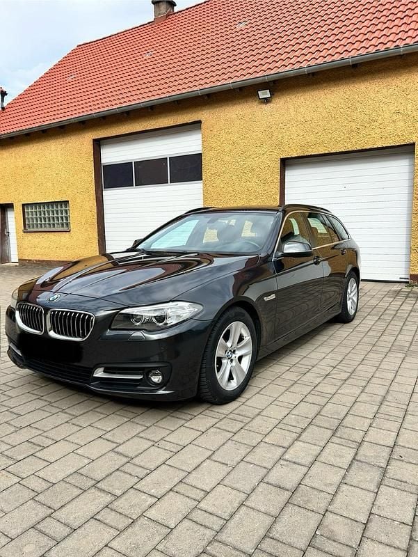 Gebraucht BMW 520 184 PS (135 kW) 2014 Grau Kombi