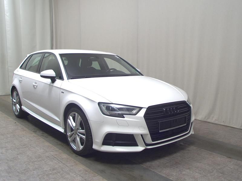 Second-hand Audi A3 S-Line 150 CP (110 kW) 2020 Alb Berlinǎ