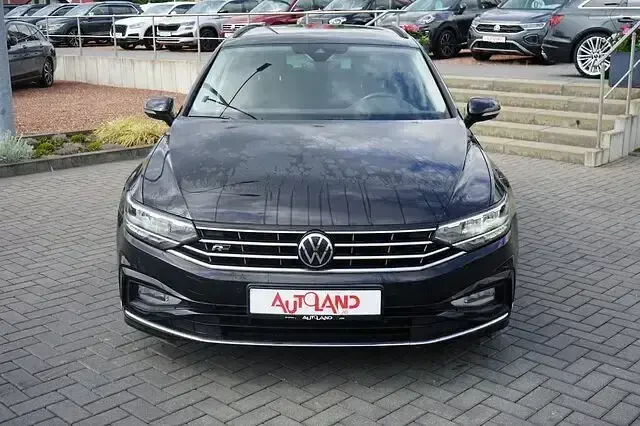 Gebraucht VW Passat R-line 150 PS (110 kW) 2022 Schwarz Kombi