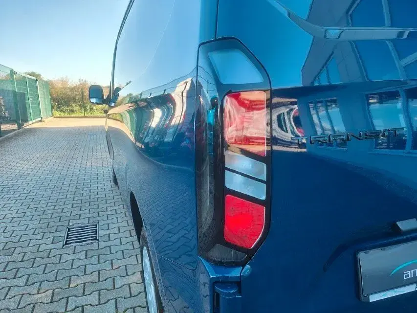 Uusi Ford Transit Custom Trend 150 HP (110 kW) 2026 Sininen Sedan