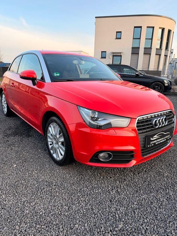 Gebraucht Audi A1 Ambition 122 PS (89 kW) 2011 Rot Kleinwagen