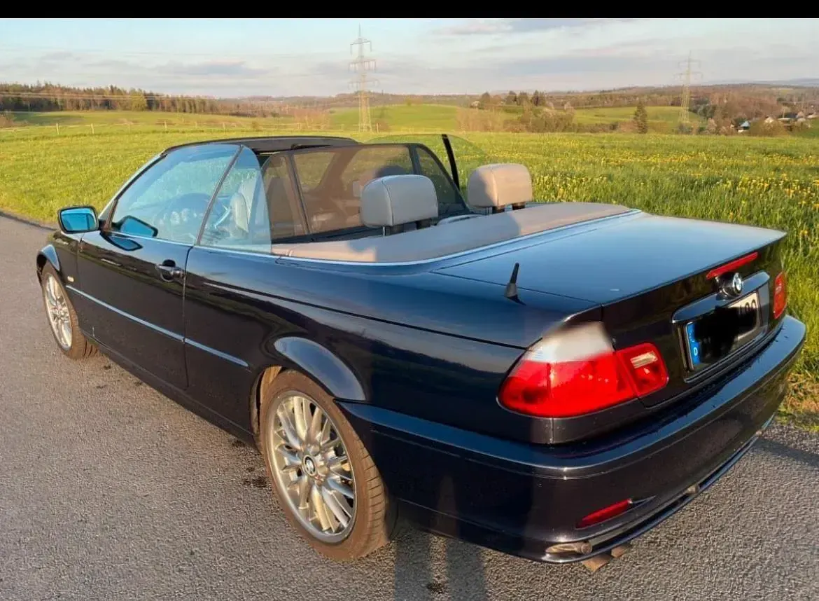 Gebraucht BMW 320 171 PS (125 kW) 2001 Blau Cabrio