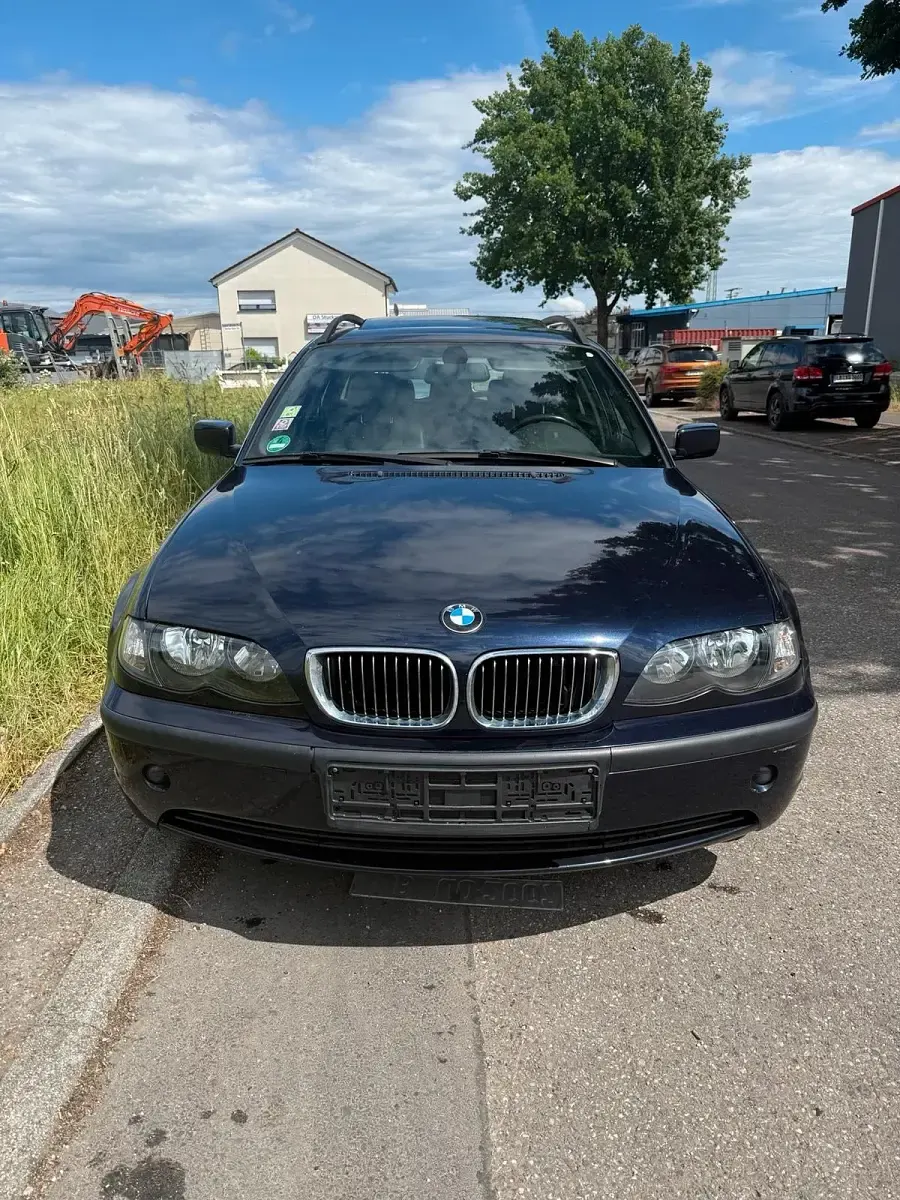Gebraucht BMW 320 150 PS (110 kW) 2003 Blau Kombi