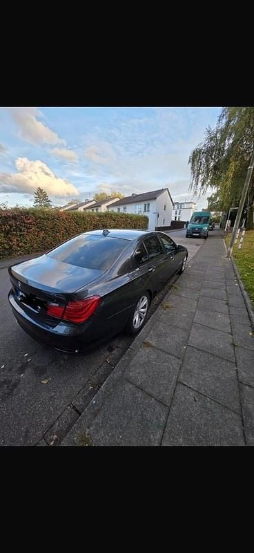 Gebraucht BMW 730 245 PS (180 kW) 2010 Grau Limousine