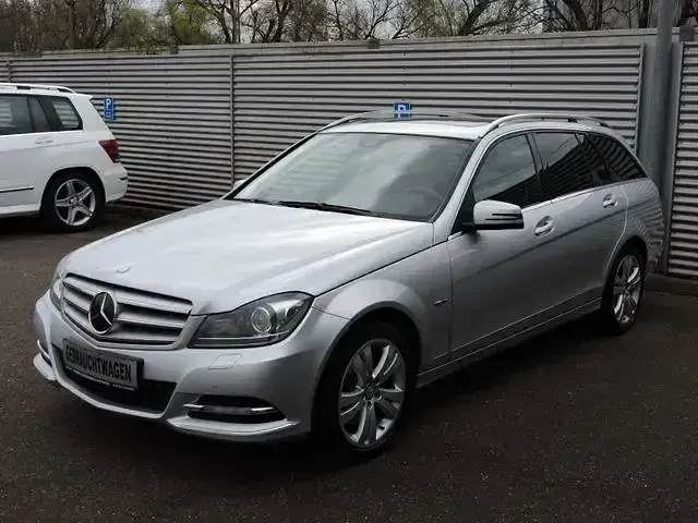 Gebraucht Mercedes C350 Avantgarde 265 PS (194 kW) 2012 Silber Limousine