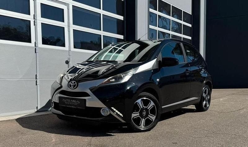 Schwarz Gebraucht 2015 Toyota Aygo X-clusiv Kleinwagen | 6.890 € (Guter Preis) - Bild 1/4