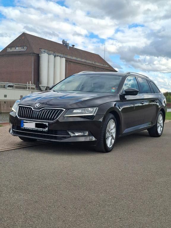 Schwarz Gebraucht 2017 Skoda Superb Active Limousine | 11.500 € (Fairer Preis) - Bild 1/4