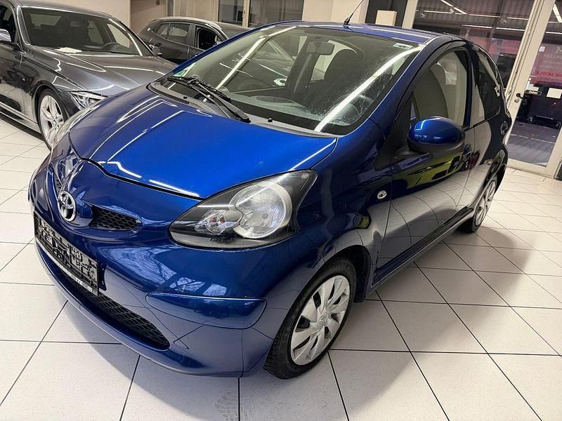 Blau Gebraucht 2008 Toyota Aygo City Kleinwagen | 6.499 € (Teuer) - Bild 1/4