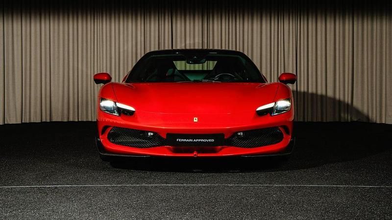 Gebraucht Ferrari 296 829 PS (609 kW) 2022 Rot