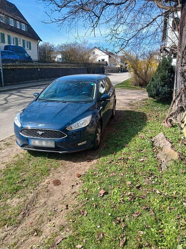 Gebraucht Ford Focus Trend 125 PS (91 kW) 2017 Blau Kombi