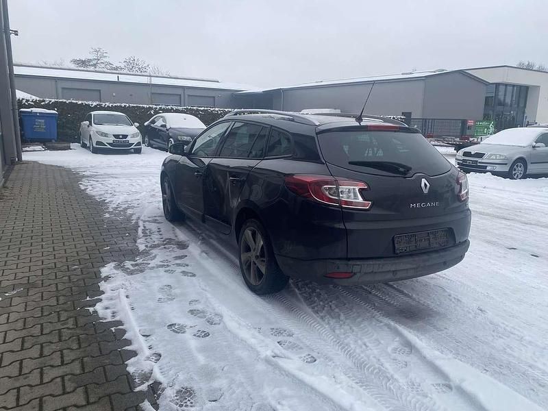 Gebraucht Renault Mégane GrandTour Dynamique 116 PS (85 kW) 2014 Sternenschwarz Kombi