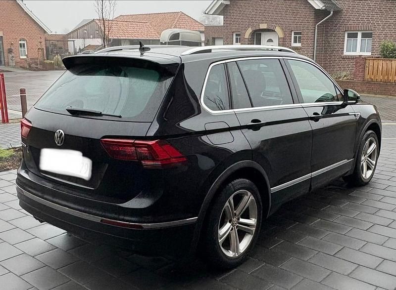 Gebraucht VW Tiguan R-line 150 PS (110 kW) 2020 Schwarz SUV