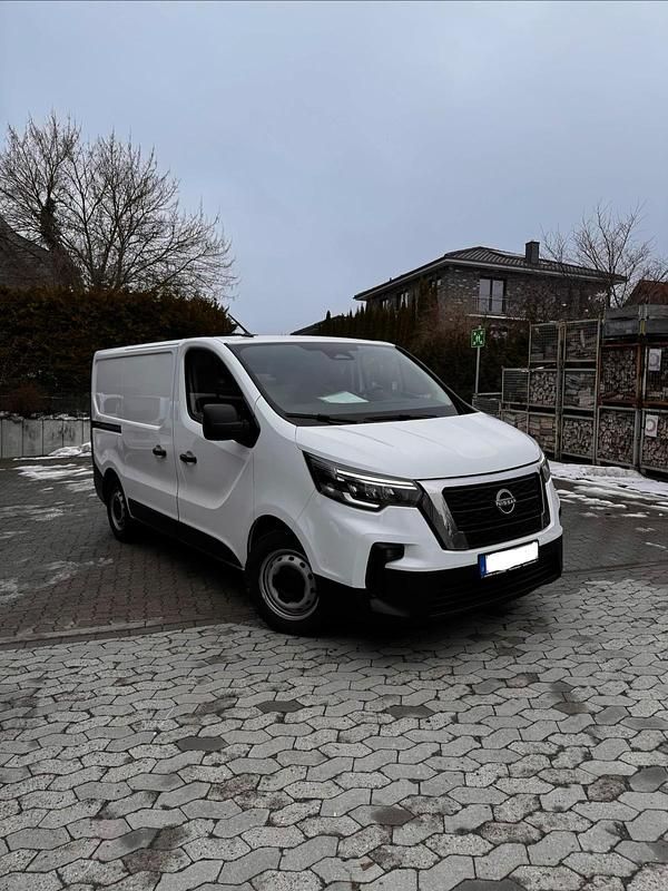 Gebraucht Nissan NV300 2018 Weiß Van