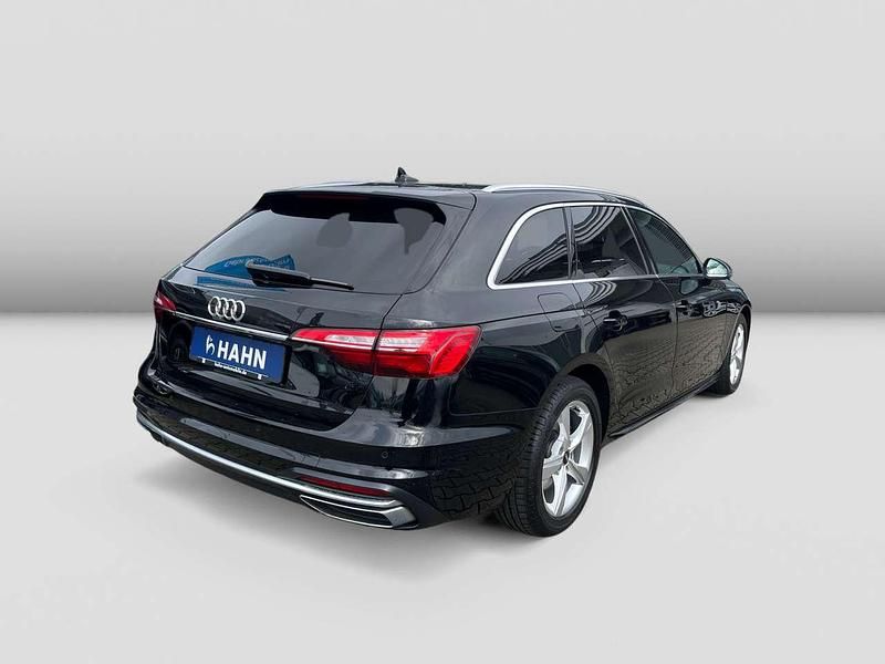 Second-hand Audi A4 Advanced 204 CP (150 kW) 2023 Negru Break