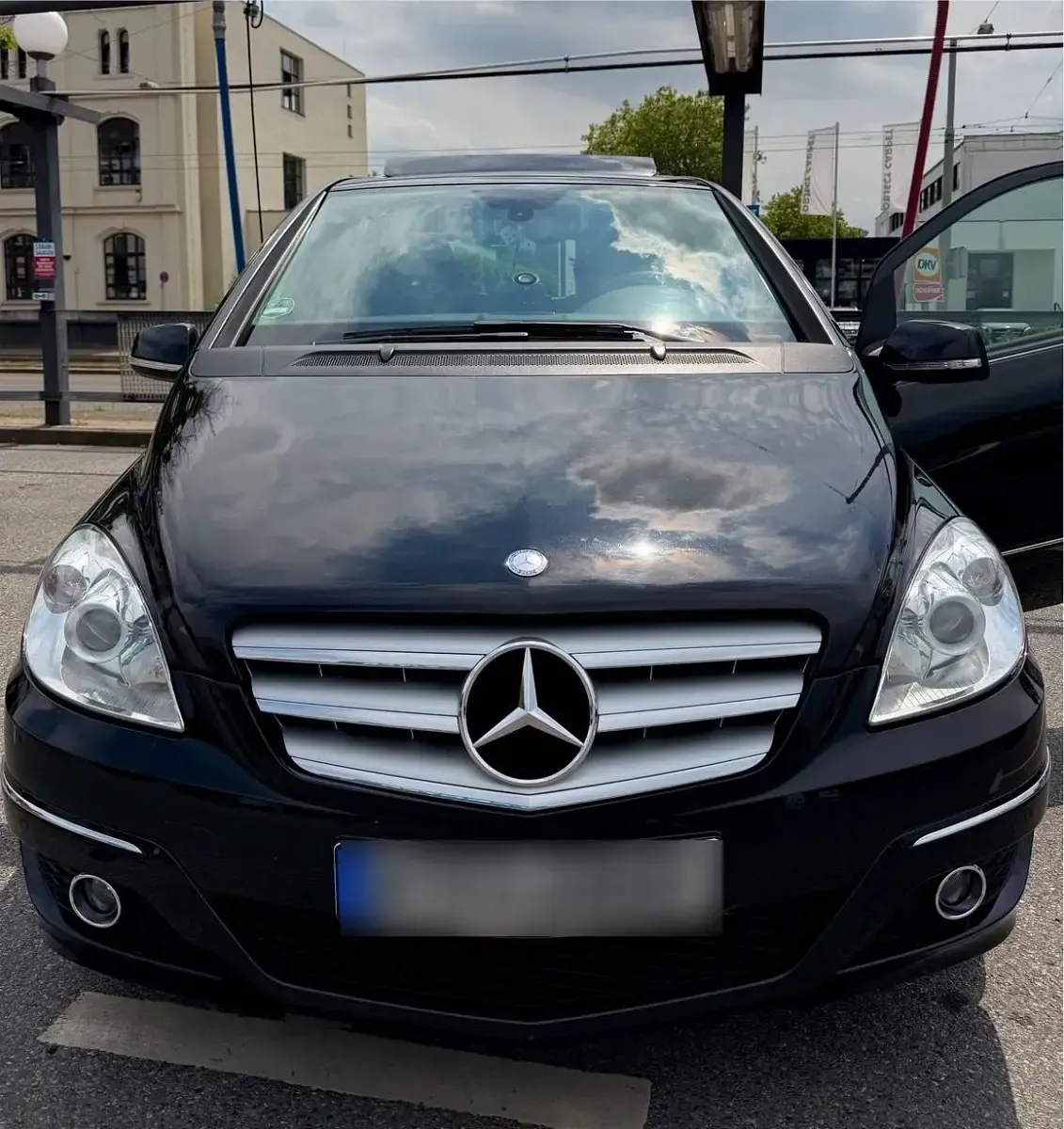 Gebraucht Mercedes B180 116 PS (85 kW) 2010 Schwarz Van / Kleinbus