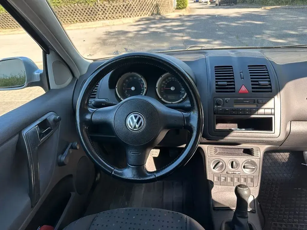 Gebraucht VW Polo Edition 50 PS (36 kW) 2001 Silber Limousine